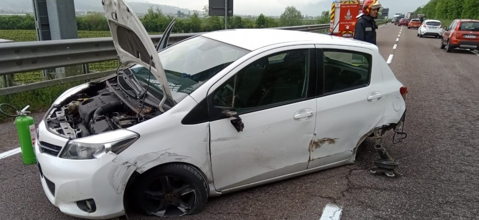 Perde il controllo dell'auto e si schianta contro altri due veicoli: paura questa mattina a Terre d'Adige